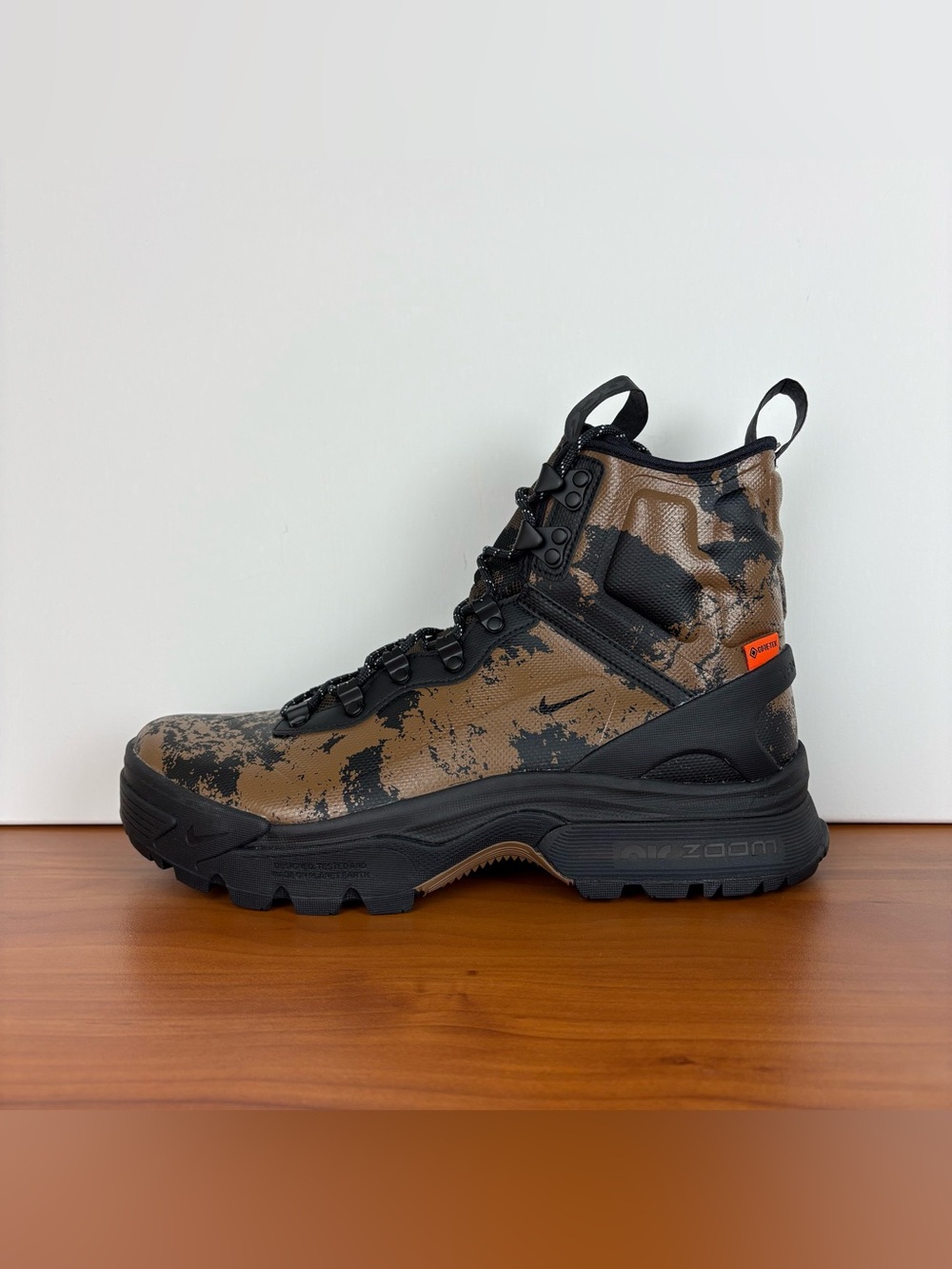 Nike ACG Zoom Gaiadome GoreTex Boots - Picture 9 of 12
